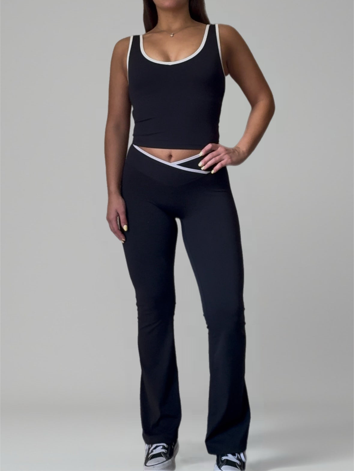 Elegance Contrast Flared Leggings