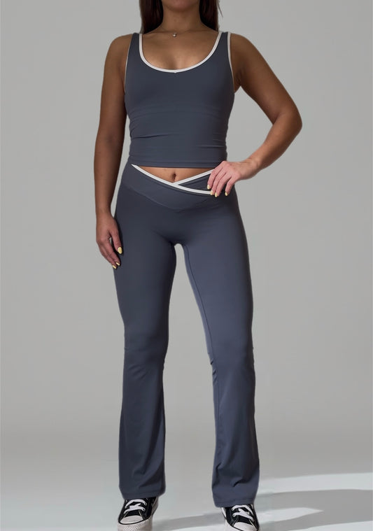 Elegance Contrast Flared Leggings