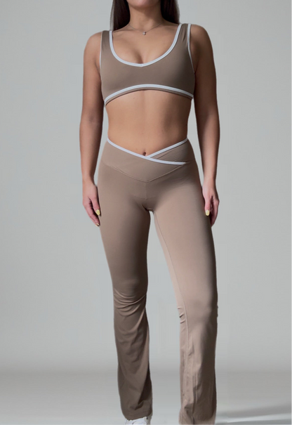 Elegance Contrast Flared Leggings
